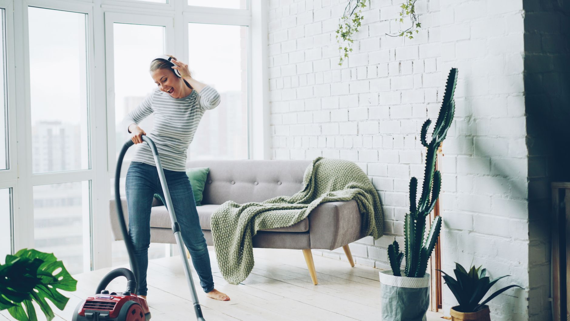 Comparatif outillage jardin Bosch POWER FOR ALL vs Einhell PXC